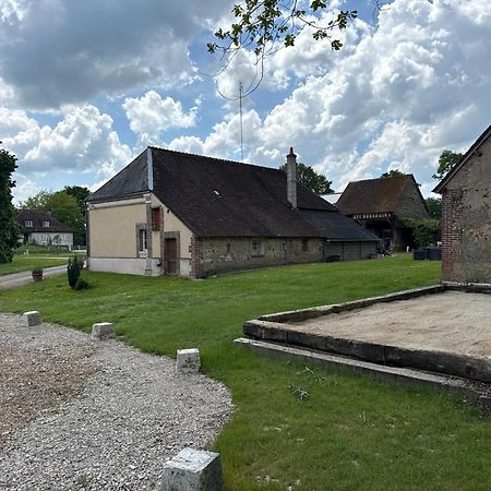 Gite A La Ferme De Sainte Radegonde Lanneray Eksteriør billede